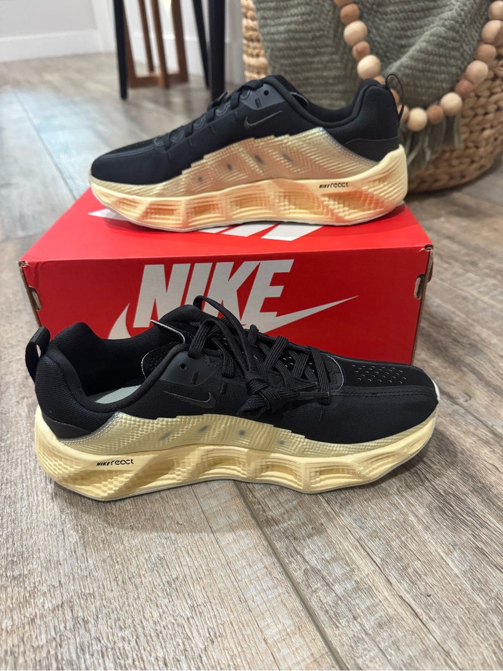 Nike Ava Rovers Black & Cream Size 5.5Y or Women’s 7 Foam-Platform Running Shoes